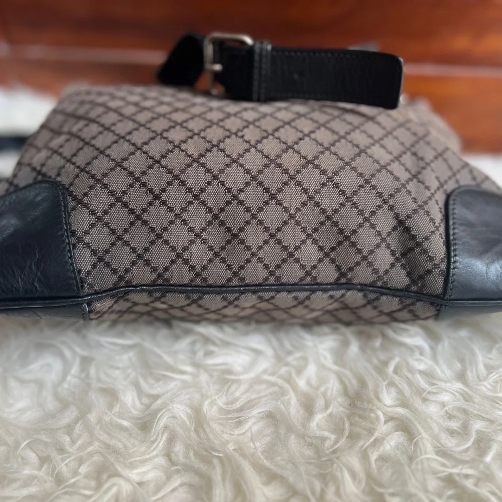 Authentic Gucci Black Diamante Flat Messenger Canvas Crossbody Bag